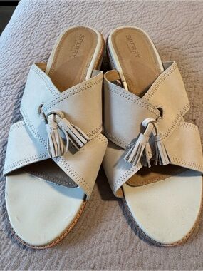 📌Sperry 12M Bone Tassel Crossband Slide Mules